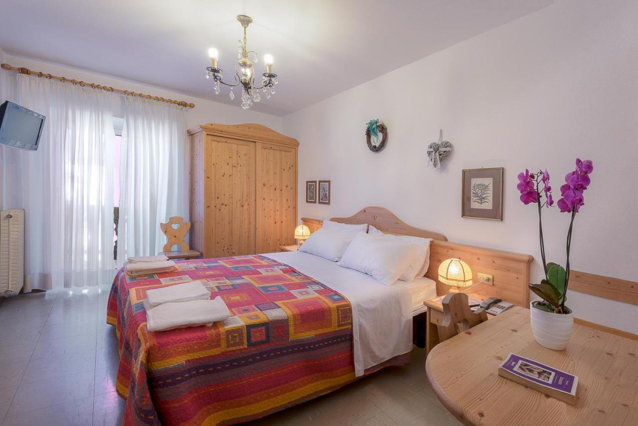 Albergo Corona Лавароне Экстерьер фото