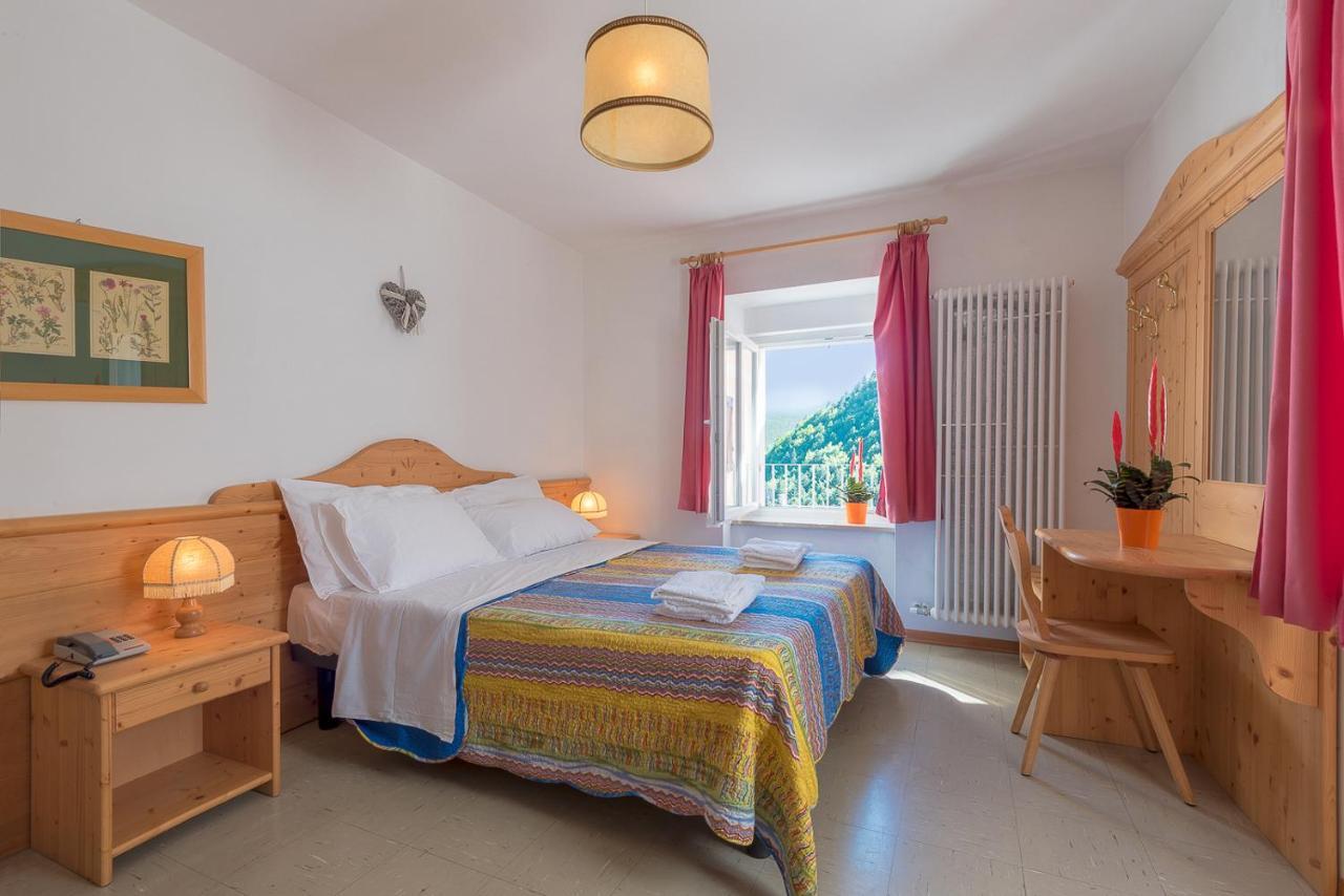 Albergo Corona Лавароне Экстерьер фото